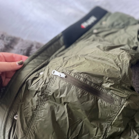 PAJAR Army Green Puffer Vest - Picture 3 of 7